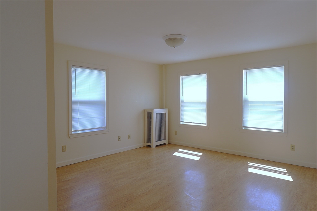 2 bed, 1 bath apartment for rent at 242 Water St Unit 242, Wakefield — photo 6 of 13