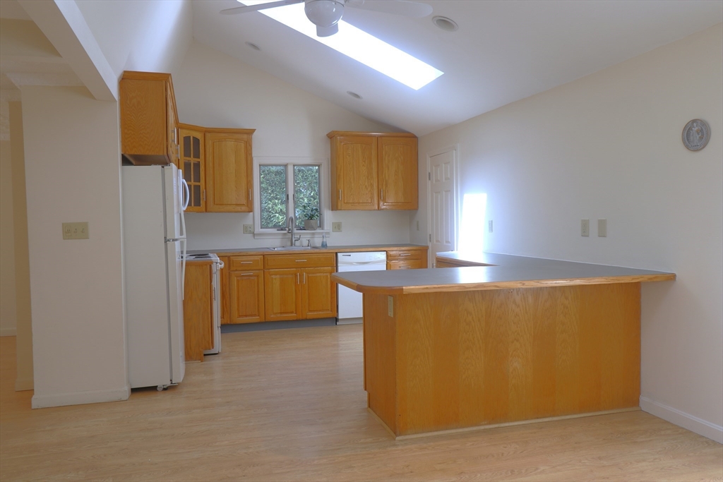2 bed, 1 bath apartment for rent at 242 Water St Unit 242, Wakefield — photo 1 of 13