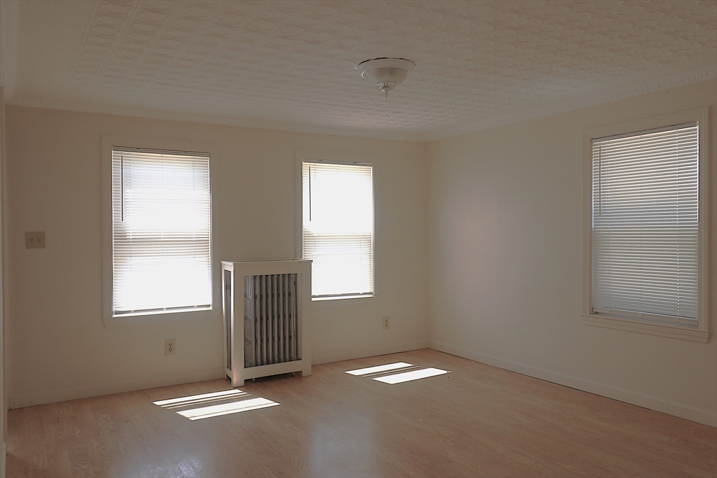 2 bed, 1 bath apartment for rent at 242 Water St Unit 242, Wakefield — photo 7 of 13