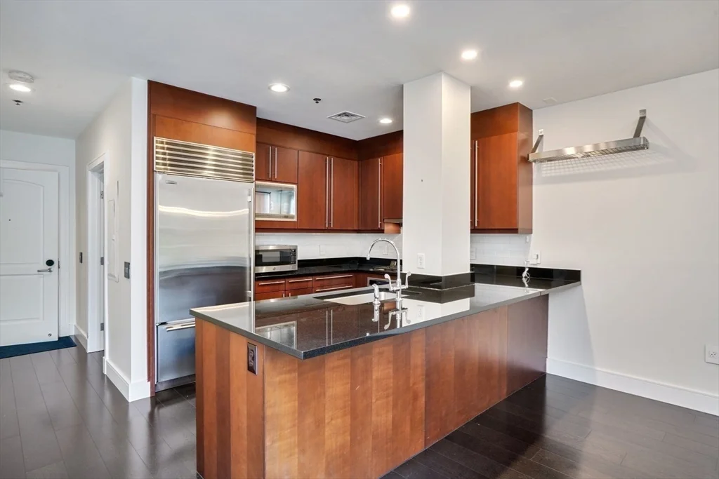 2 bed, 2 bath apartment for rent at 2420 Beacon St Unit PH 6, Brighton — photo 3 of 38