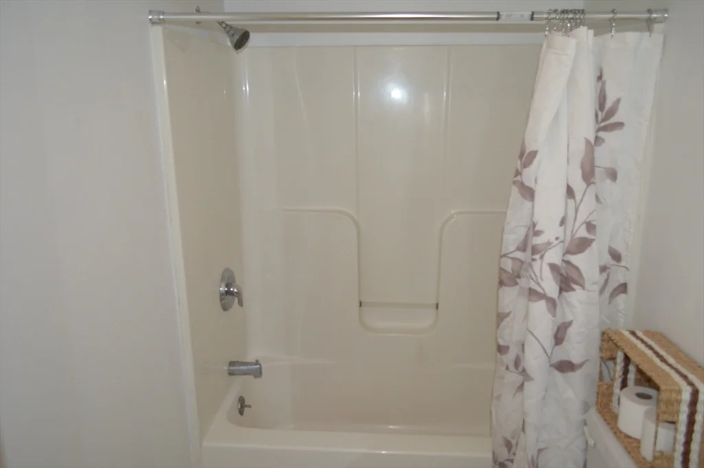 4 bed, 1 bath apartment for rent at 2428-2430 Providence Rd Unit 1, Northbridge — photo 5 of 14