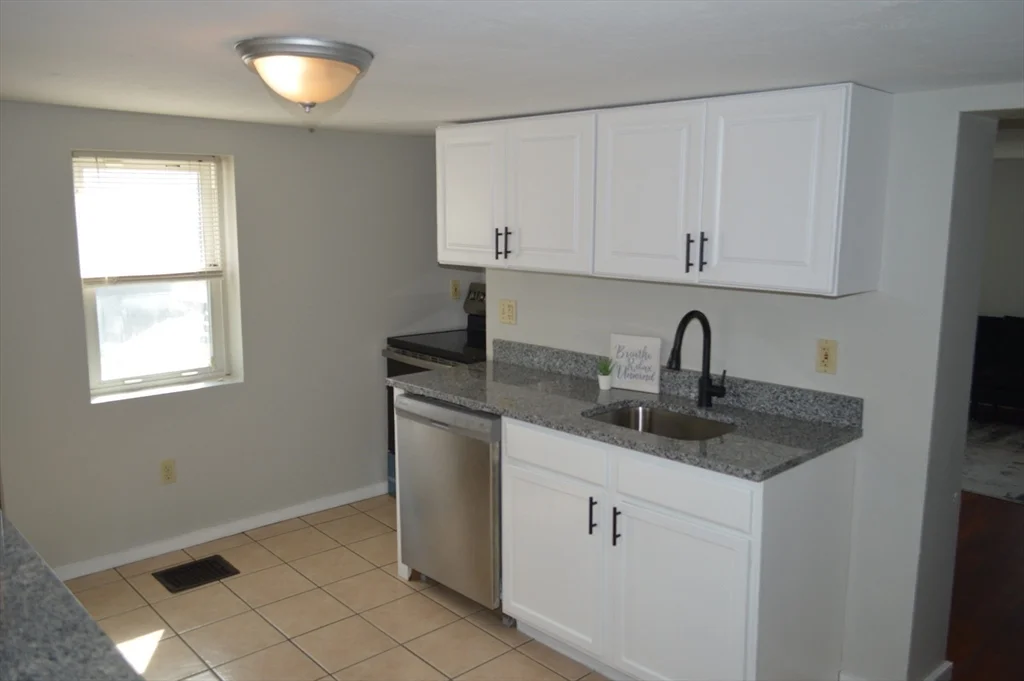 4 bed, 1 bath apartment for rent at 2428-2430 Providence Rd Unit 1, Northbridge — photo 3 of 14