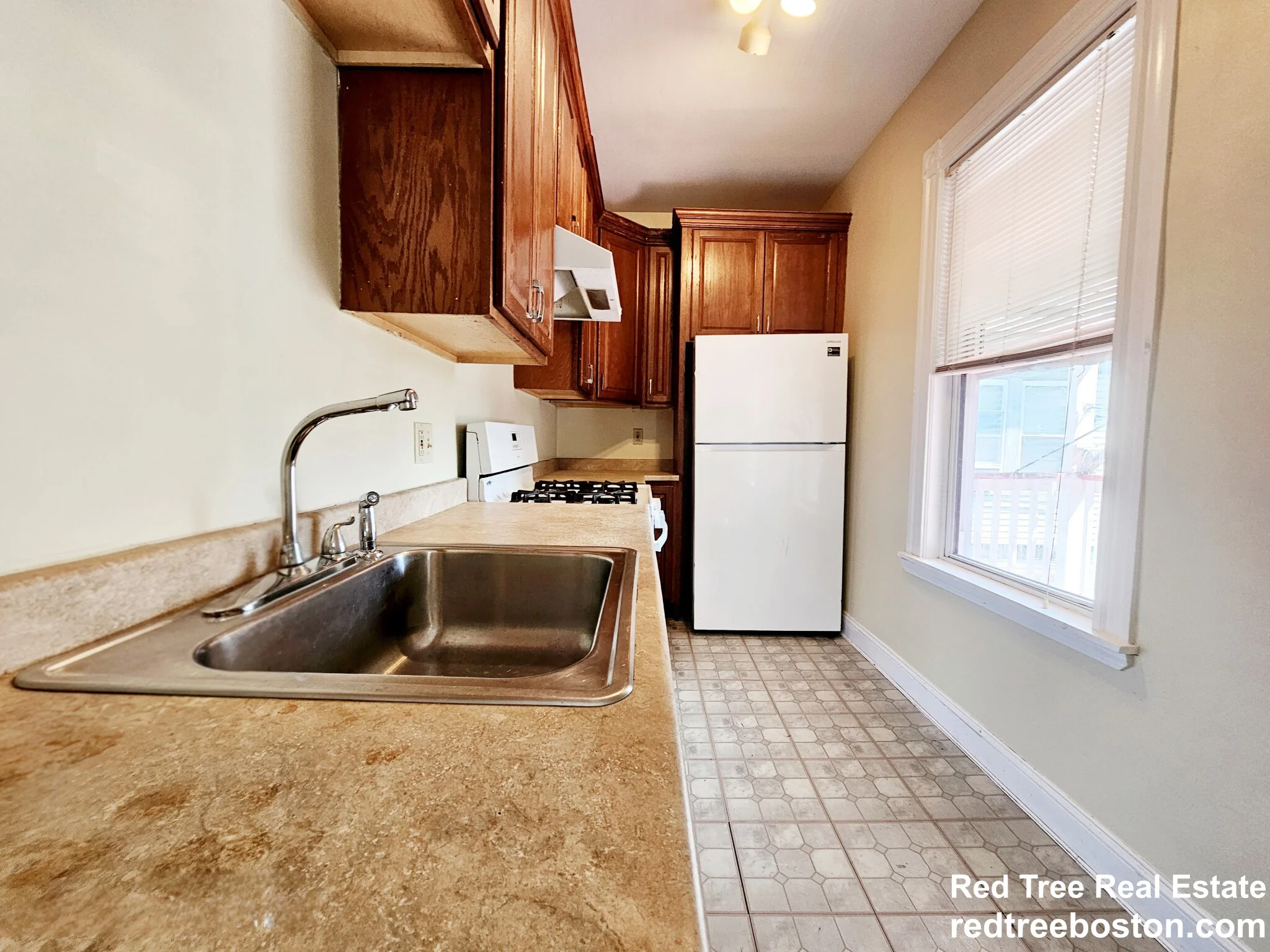 4 bed, 1 bath apartment for rent at 243 Callender St Unit 2, Dorchester — photo 3 of 25