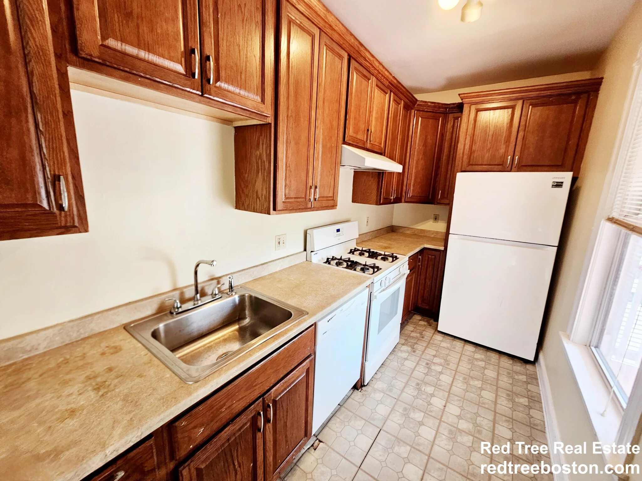4 bed, 1 bath apartment for rent at 243 Callender St Unit 2, Dorchester — photo 2 of 25