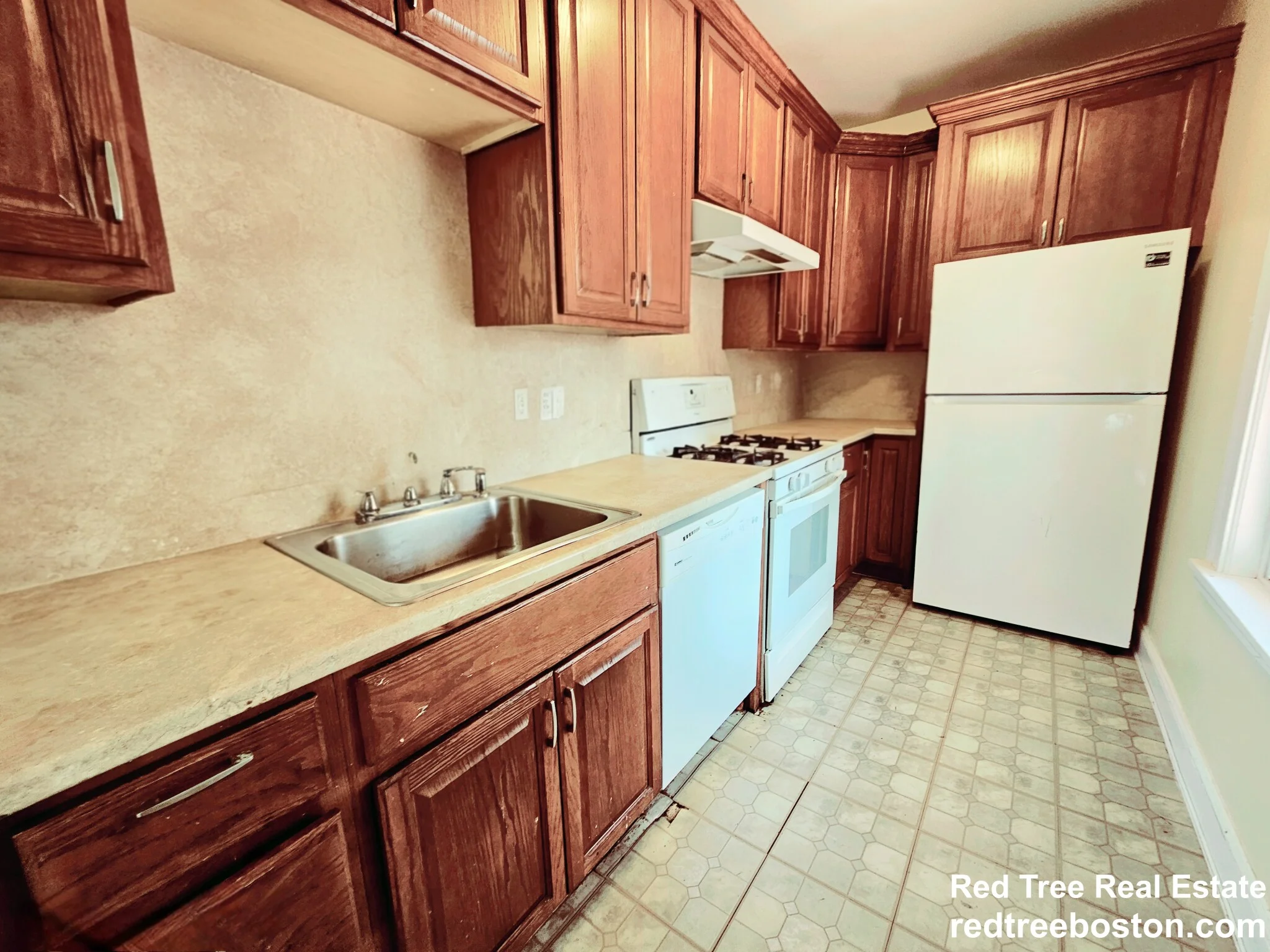 4 bed, 1 bath apartment for rent at 243 Callender St Unit 2, Dorchester — photo 1 of 25