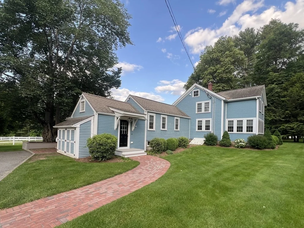 4 bed, 2 bath apartment for rent at 243 Dudley Rd, Bedford