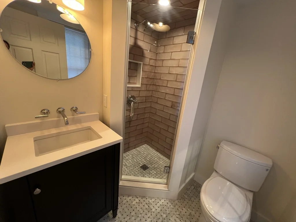 4 bed, 2 bath apartment for rent at 243 Dudley Rd, Bedford — photo 12 of 29