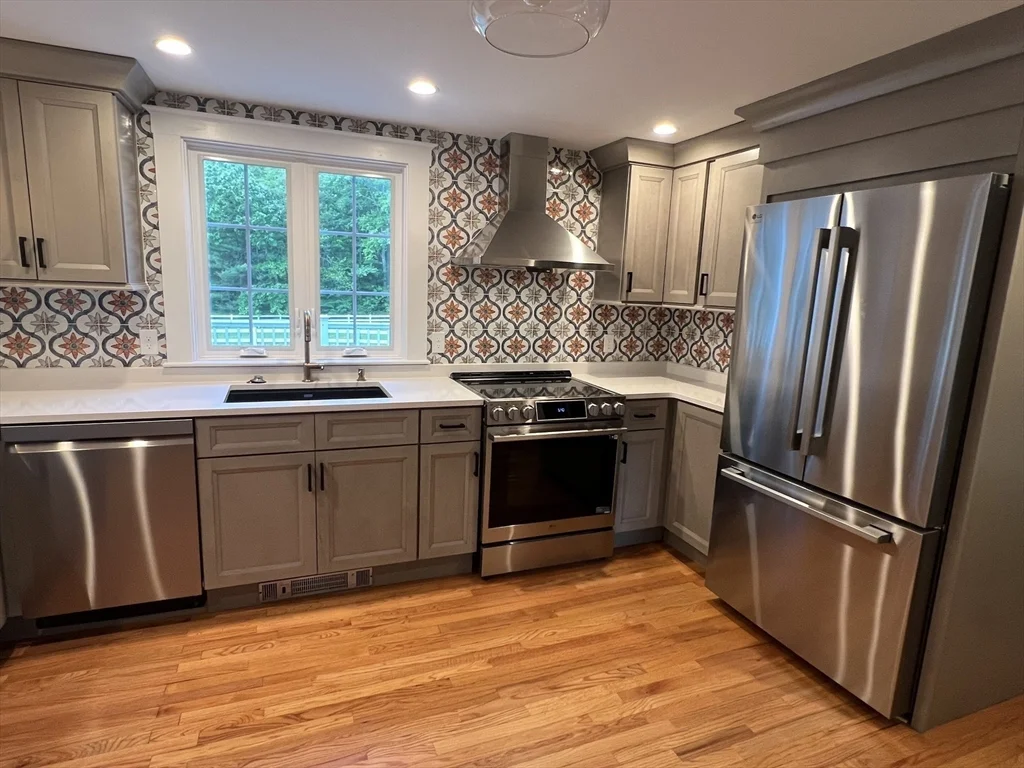 4 bed, 2 bath apartment for rent at 243 Dudley Rd, Bedford — photo 4 of 29