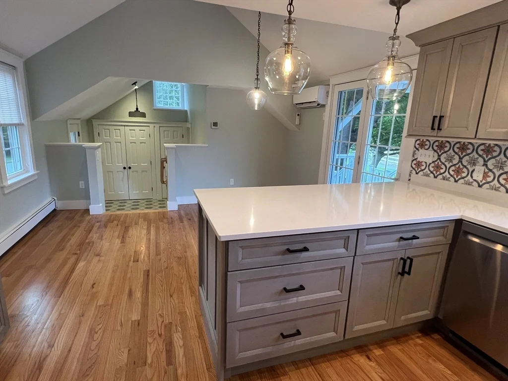 4 bed, 2 bath apartment for rent at 243 Dudley Rd, Bedford — photo 8 of 29