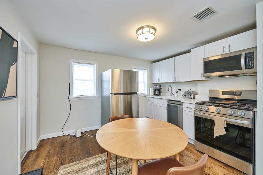 2 bed, 1 bath apartment for rent at 243 E St Unit 3, South Boston — photo 3 of 11