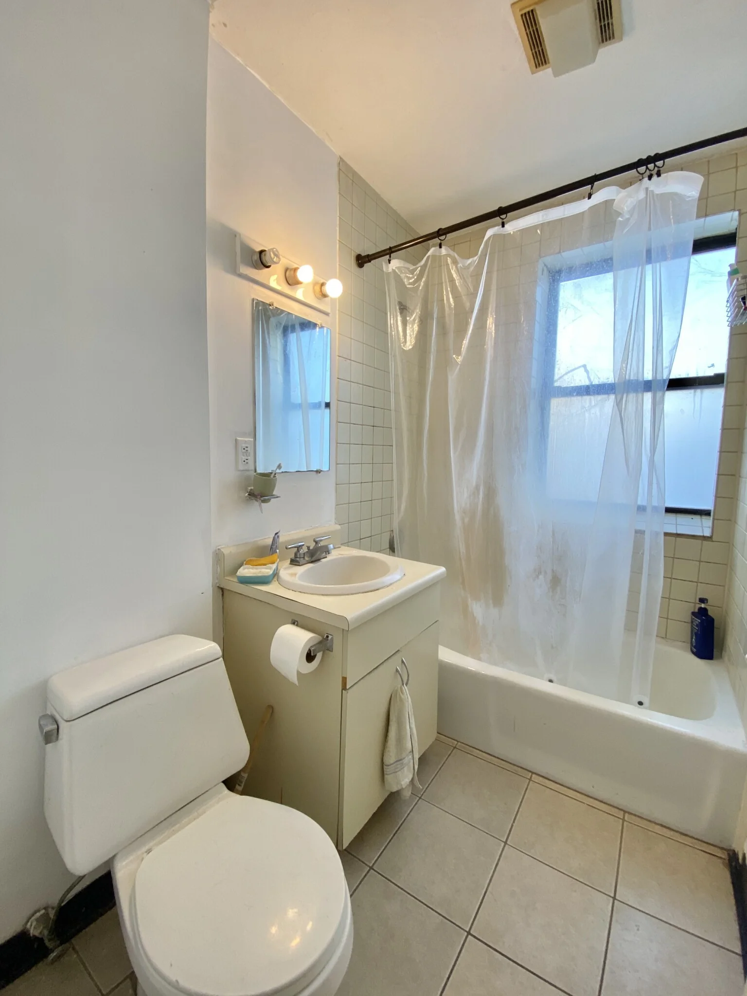 2 bed, 1 bath apartment for rent at 243 Harvard Ave Unit 6, Allston — photo 14 of 16