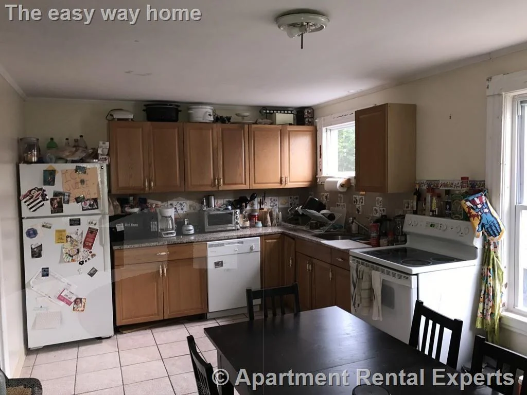 5 bed, 1 bath apartment for rent at 243 Highland Ave Unit 2, Davis Square — photo 12 of 12
