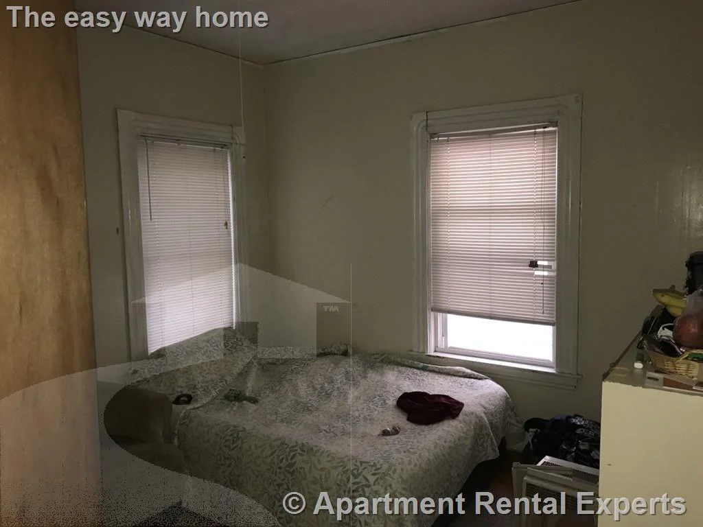 5 bed, 1 bath apartment for rent at 243 Highland Ave Unit 2, Davis Square — photo 11 of 12
