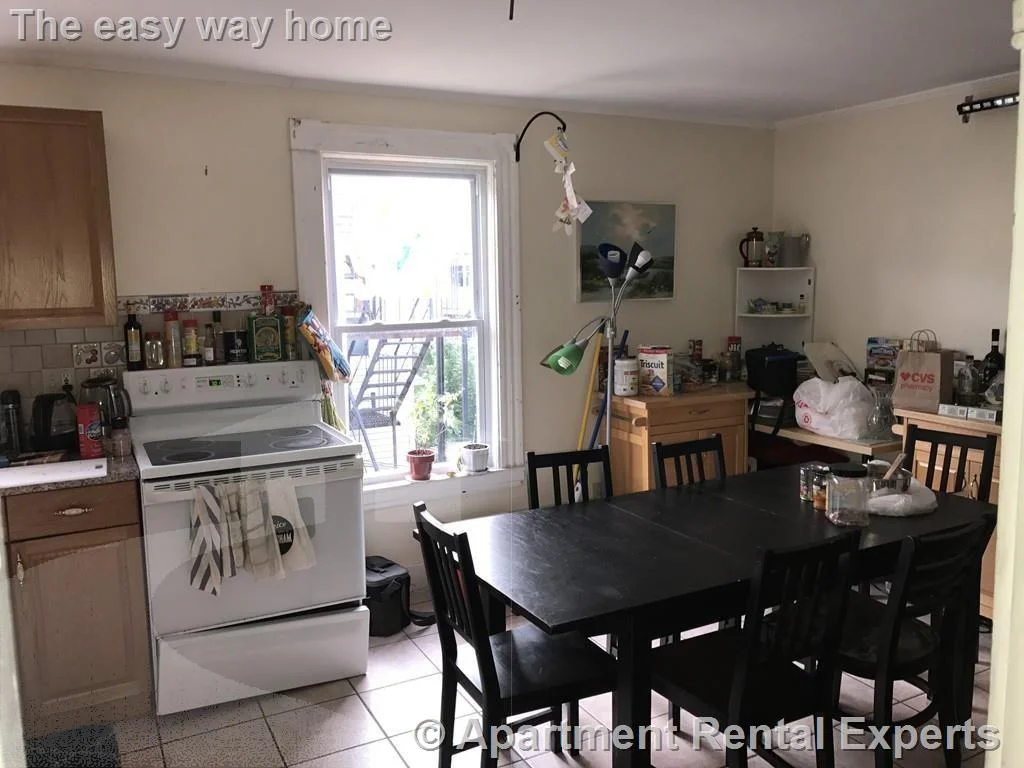 5 bed, 1 bath apartment for rent at 243 Highland Ave Unit 2, Davis Square — photo 7 of 12