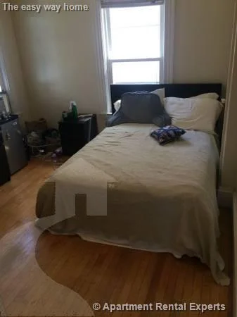 5 bed, 1 bath apartment for rent at 243 Highland Ave Unit 2, Davis Square — photo 2 of 12