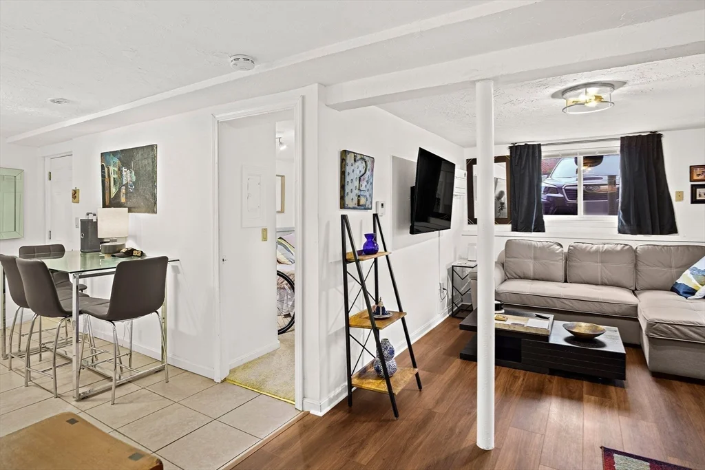 1 bed, 1 bath apartment for rent at 243 Lake St Unit 1, Waltham — photo 3 of 11