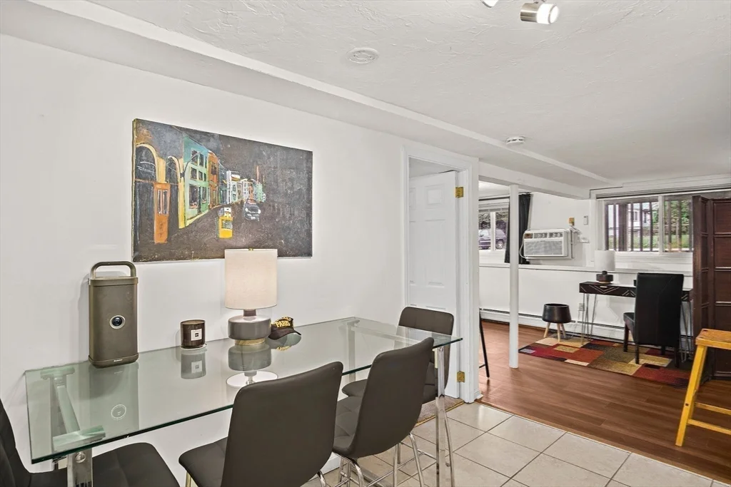 1 bed, 1 bath apartment for rent at 243 Lake St Unit 1, Waltham — photo 4 of 11