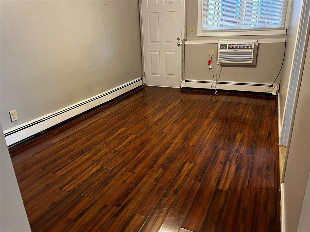 1 bed, 1 bath apartment for rent at 243 Lake St Unit 2, Waltham — photo 9 of 9