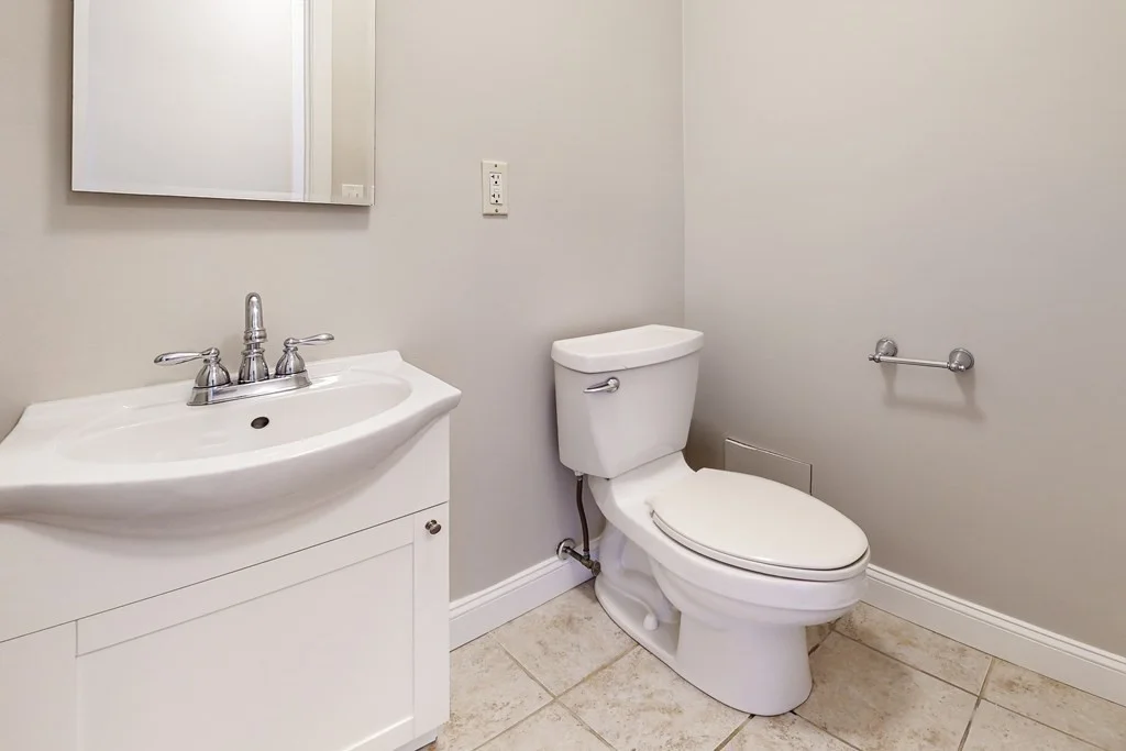 2 bed, 1 bath apartment for rent at 243 Lexington St Unit 2, Watertown — photo 15 of 27