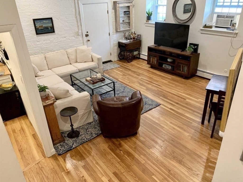 2 bed, 1 bath apartment for rent at 243 North St Unit 1, North End — photo 2 of 6