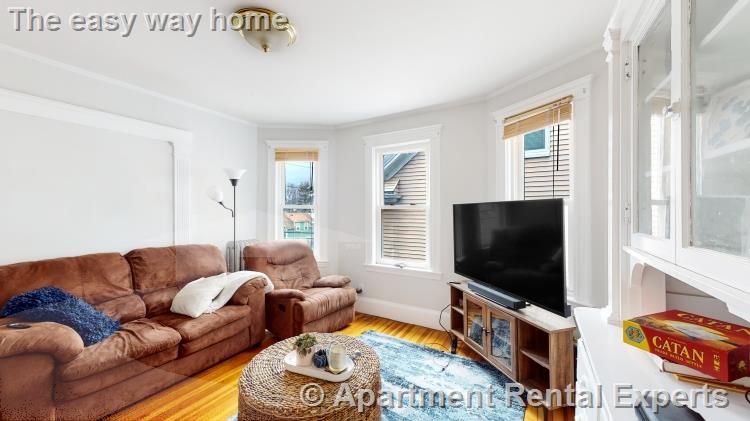 5 bed, 2 bath apartment for rent at 243 Summer St Unit 2, Porter Square — photo 6 of 13