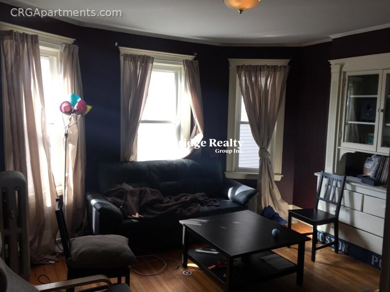 5 bed, 2 bath apartment for rent at 243 Summer St Unit 2T, Spring Hill