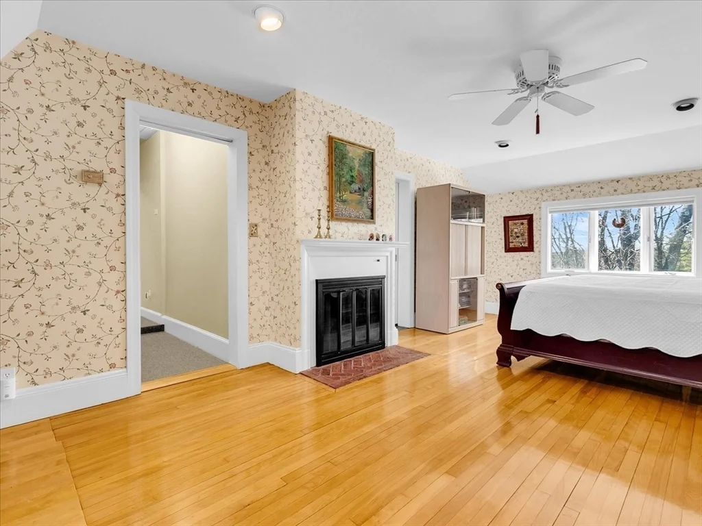 4 bed, 3 bath apartment for rent at 243 Upland Ave, Newton Highlands — photo 26 of 40