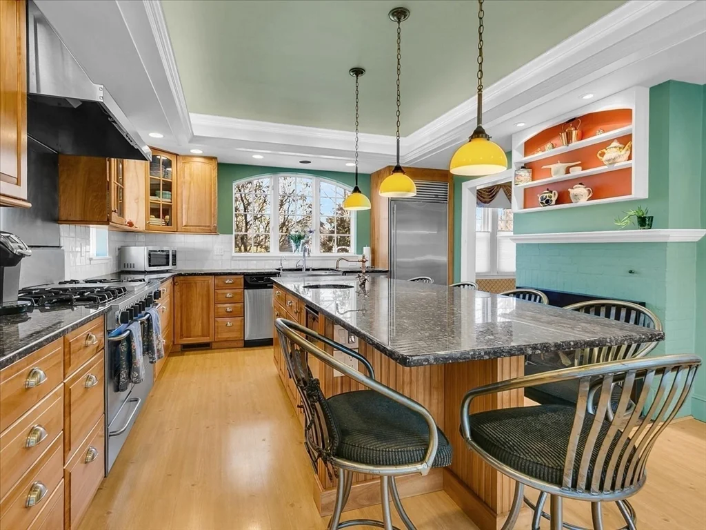 4 bed, 3 bath apartment for rent at 243 Upland Ave, Newton Highlands — photo 12 of 40
