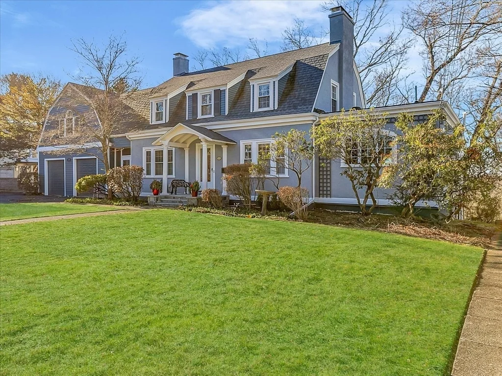 4 bed, 3 bath apartment for rent at 243 Upland Ave, Newton Highlands — photo 5 of 40