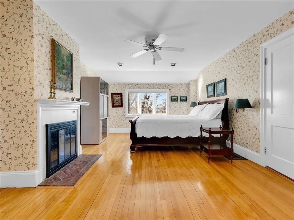 4 bed, 3 bath apartment for rent at 243 Upland Ave, Newton Highlands — photo 23 of 40