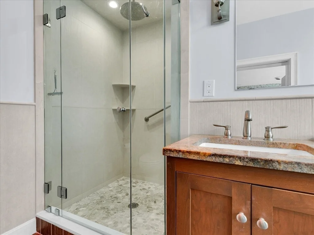 4 bed, 3 bath apartment for rent at 243 Upland Ave, Newton Highlands — photo 30 of 40