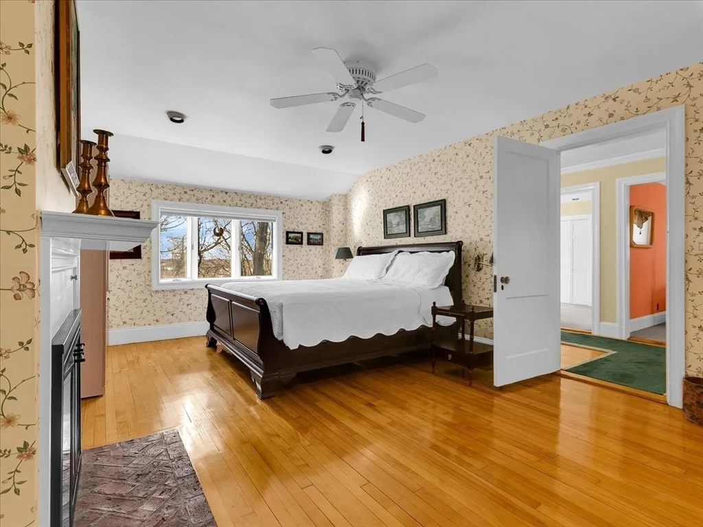 4 bed, 3 bath apartment for rent at 243 Upland Ave, Newton Highlands — photo 24 of 40