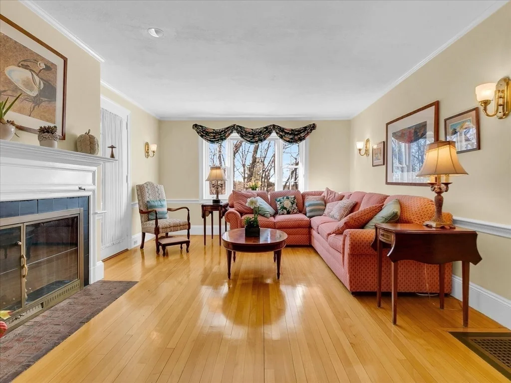 4 bed, 3 bath apartment for rent at 243 Upland Ave, Newton Highlands — photo 16 of 40