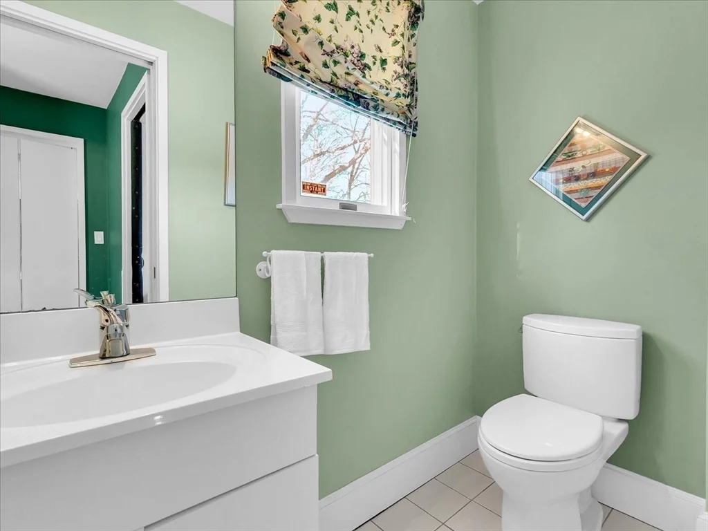 4 bed, 3 bath apartment for rent at 243 Upland Ave, Newton Highlands — photo 34 of 40