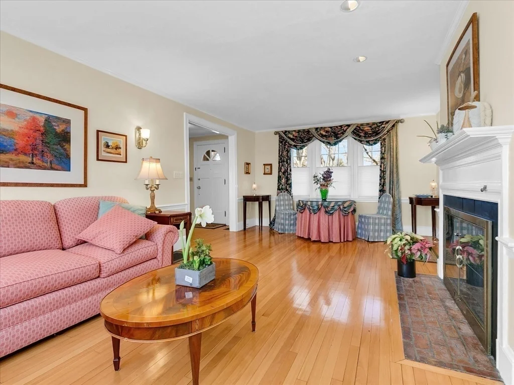 4 bed, 3 bath apartment for rent at 243 Upland Ave, Newton Highlands — photo 15 of 40