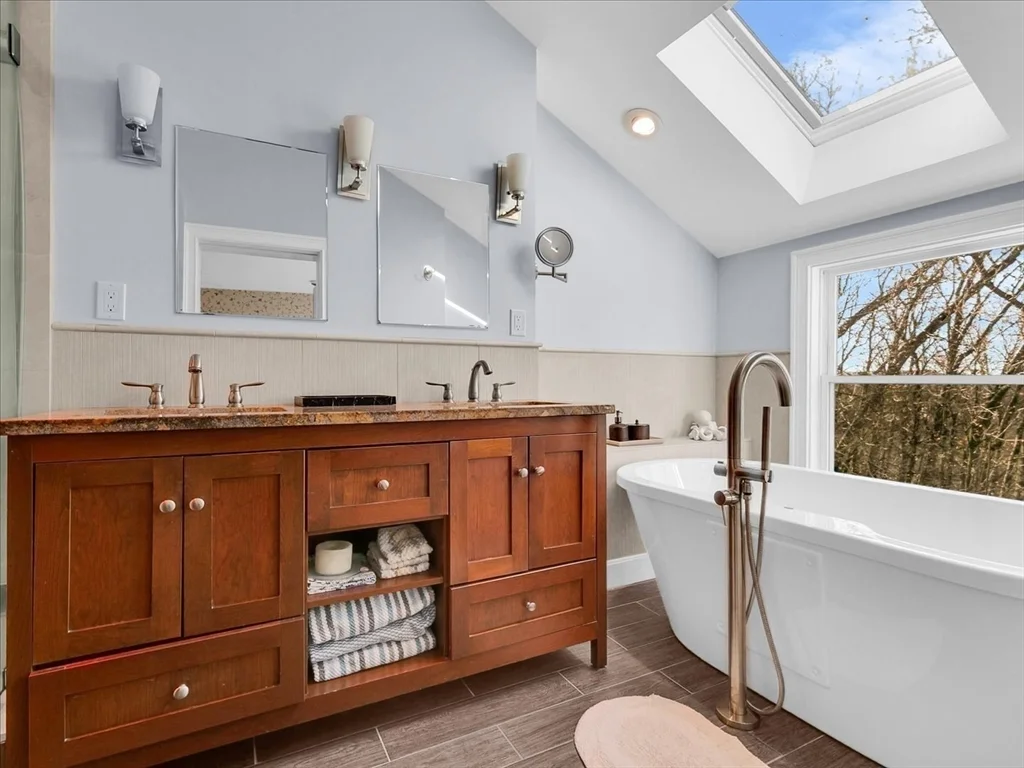 4 bed, 3 bath apartment for rent at 243 Upland Ave, Newton Highlands — photo 28 of 40