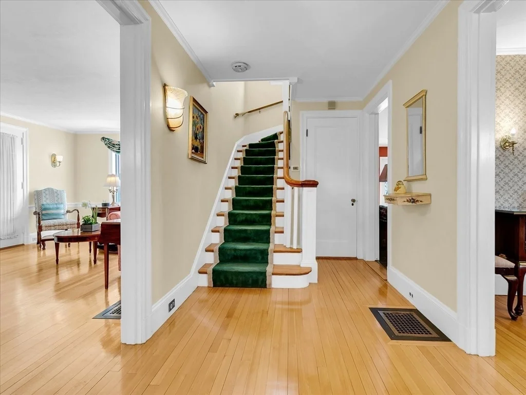 4 bed, 3 bath apartment for rent at 243 Upland Ave, Newton Highlands — photo 22 of 40