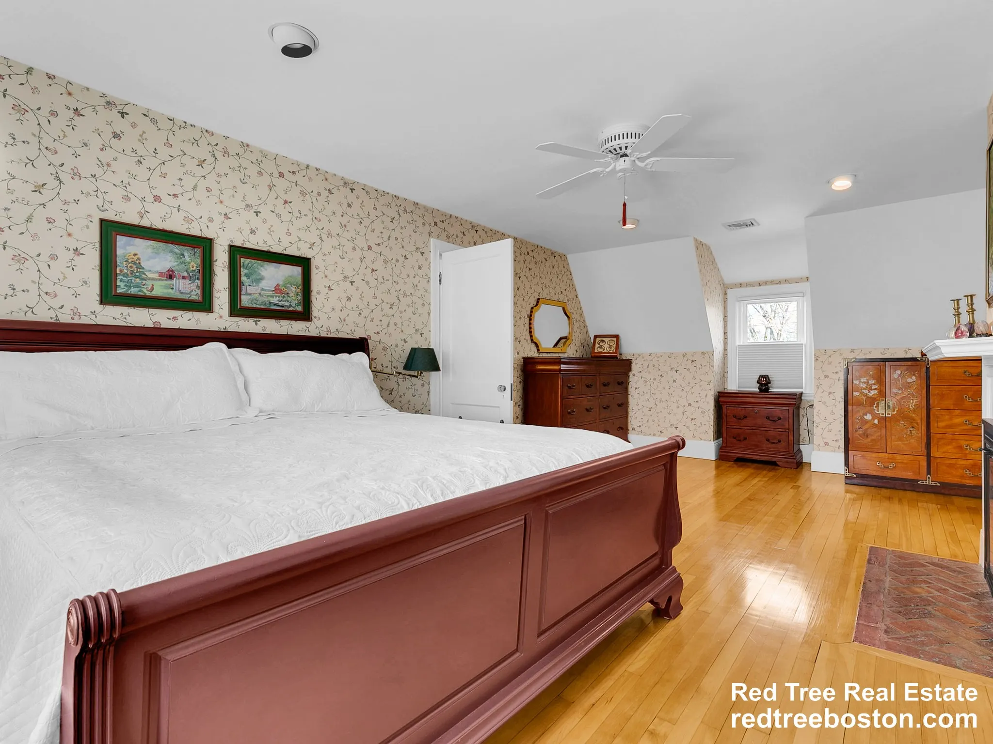 4 bed, 3.5 bath apartment for rent at 243 Upland Ave Unit 1, Newton Highlands — photo 31 of 40