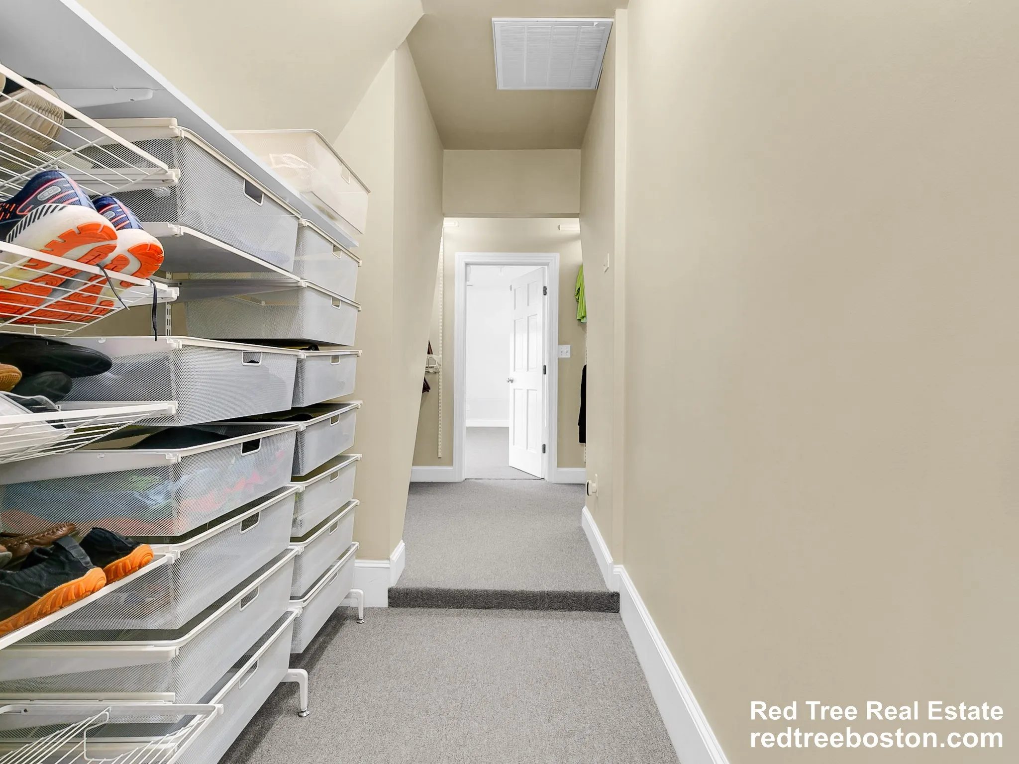 4 bed, 3.5 bath apartment for rent at 243 Upland Ave Unit 1, Newton Highlands — photo 36 of 40