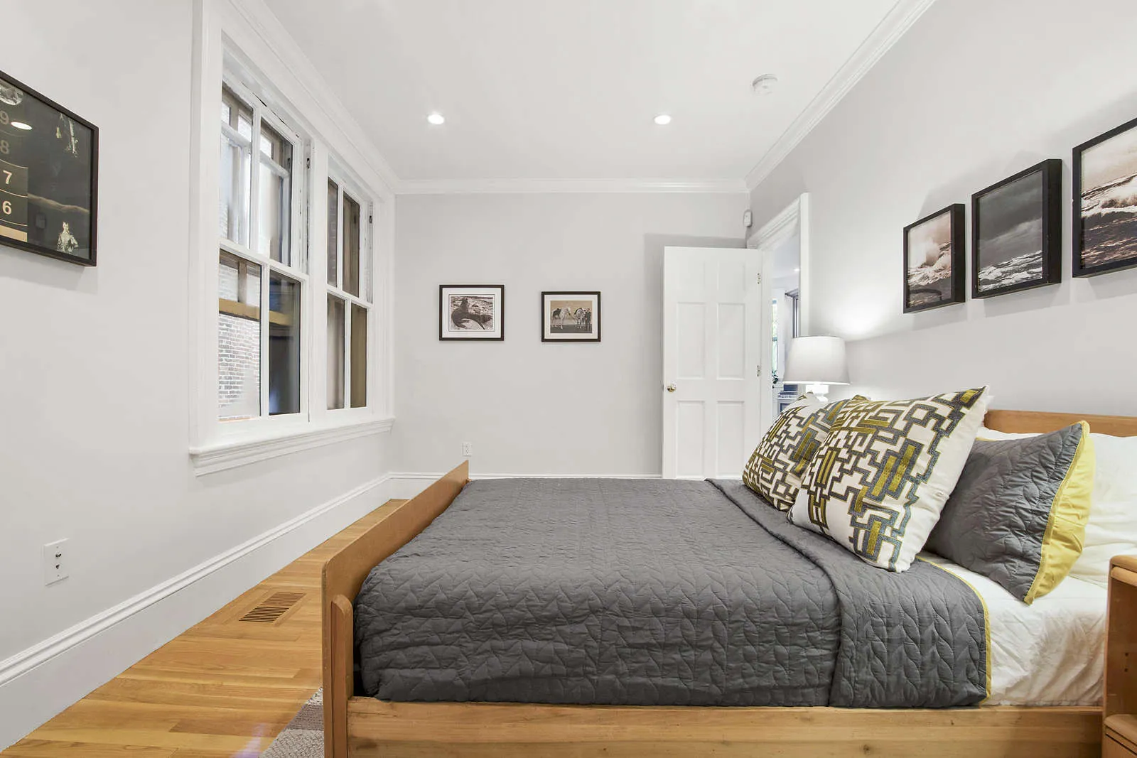 3 bed, 2 bath apartment for rent at 244 Beacon St Unit 1B, Back Bay — photo 3 of 11