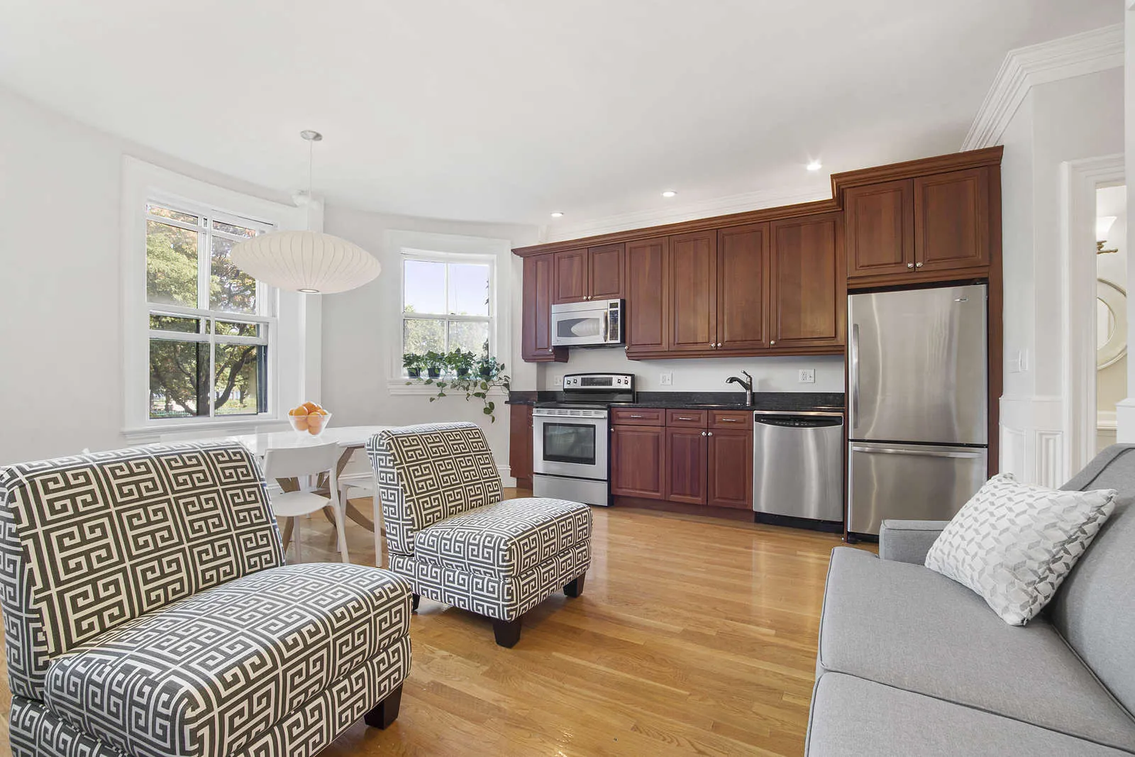3 bed, 2 bath apartment for rent at 244 Beacon St Unit 1B, Back Bay — photo 2 of 11