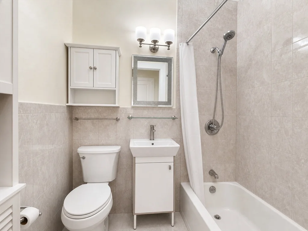 1 bed, 1 bath apartment for rent at 244 Beacon St Unit 3C, Back Bay — photo 10 of 12