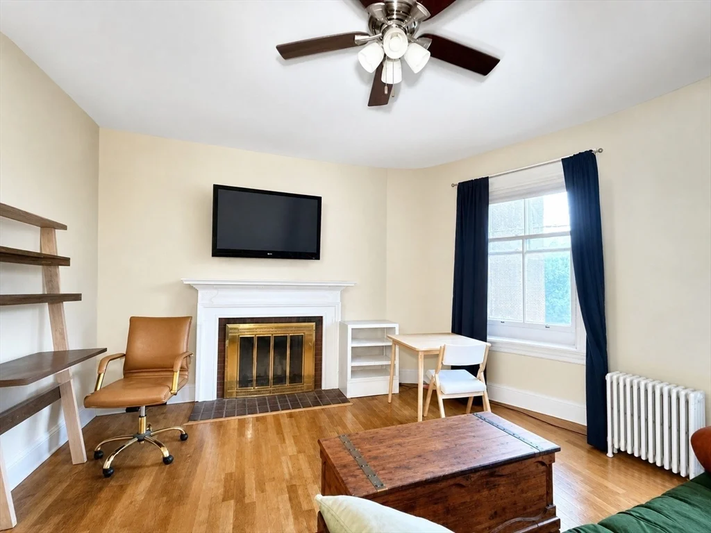 1 bed, 1 bath apartment for rent at 244 Beacon St Unit 3C, Back Bay — photo 3 of 12