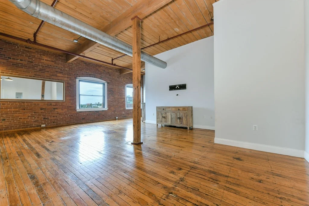 3 bed, 1 bath apartment for rent at 244 Brighton Ave Unit 406, Allston — photo 4 of 15