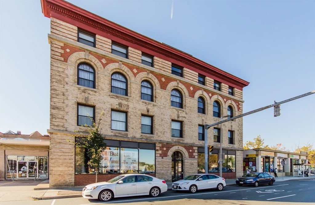 3 bed, 1 bath apartment for rent at 244 Brighton Ave Unit 406, Allston — photo 14 of 15