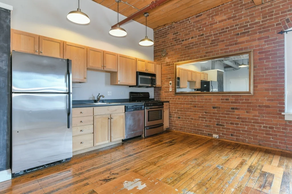 3 bed, 1 bath apartment for rent at 244 Brighton Ave Unit 406, Allston — photo 6 of 15