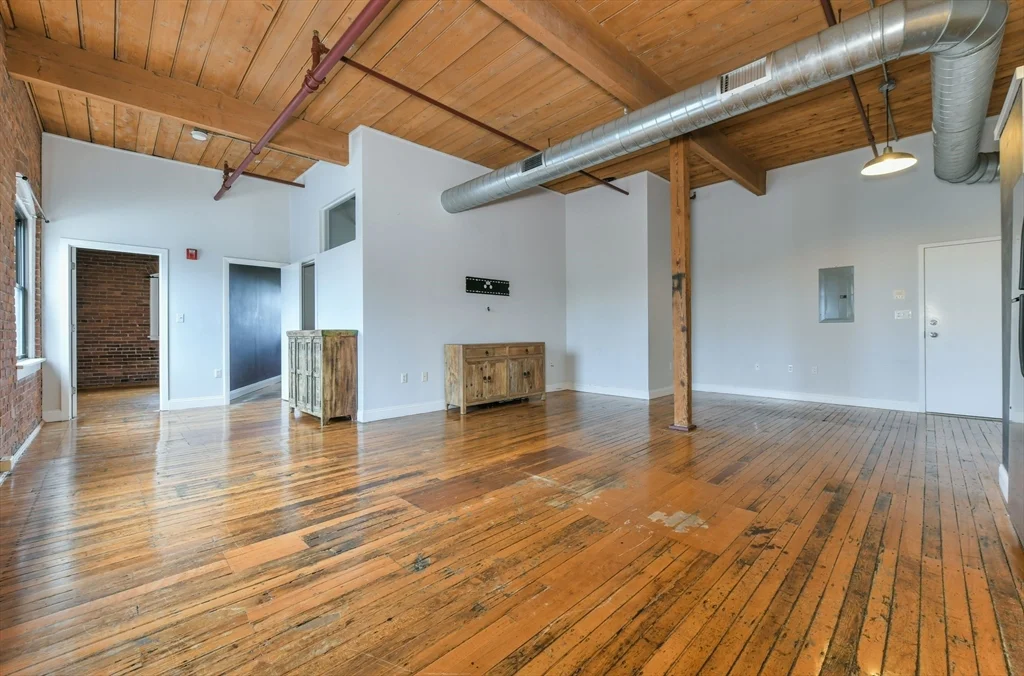 3 bed, 1 bath apartment for rent at 244 Brighton Ave Unit 406, Allston — photo 3 of 15