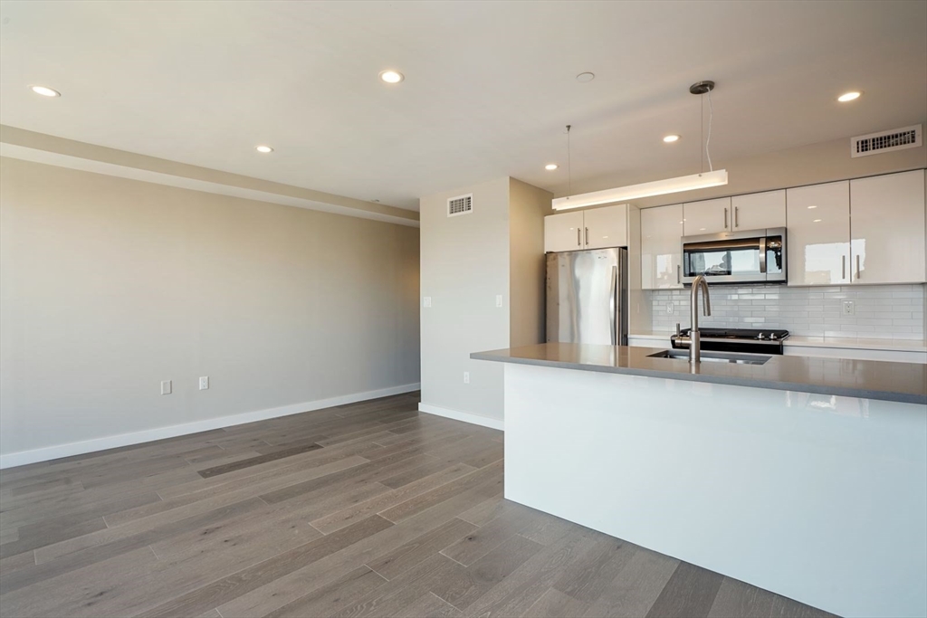 2 bed, 2 bath apartment for rent at 244 Hanover St Unit 410, North End — photo 8 of 18