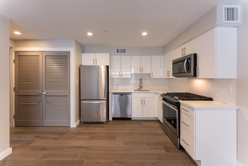 2 bed, 1.5 bath apartment for rent at 244 Hanover St Unit 530, North End — photo 2 of 7