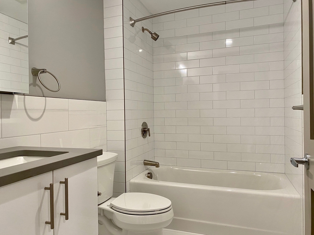 2 bed, 1.5 bath apartment for rent at 244 Hanover St Unit 530, North End — photo 6 of 7